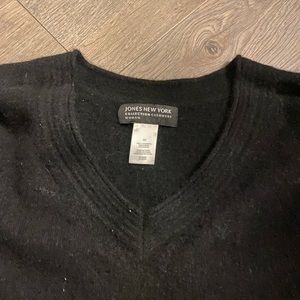 100% Cashmere V Neck Sweater - Black